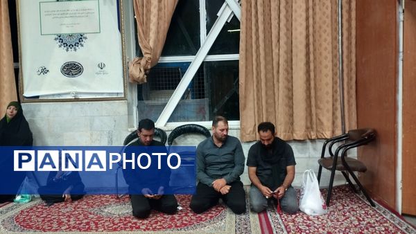خدمت‌رسانی به زائران توسط اعضای طرح گام‌های عاشقی