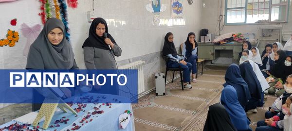 جشن ولادت حضرت فاطمه زهرا (س) و روز مادر در دبستان شهید احمد خاقانی شهرستان شیروان