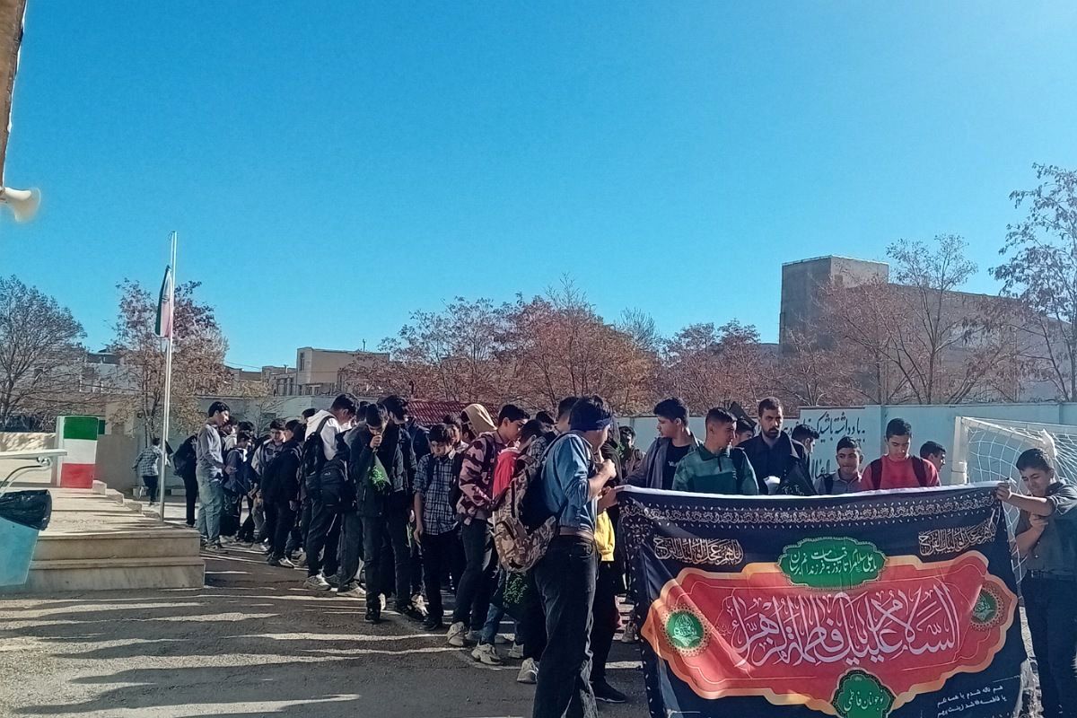 برگزاری پیاده‌روی عظیم فاطمیه در فیروزکوه