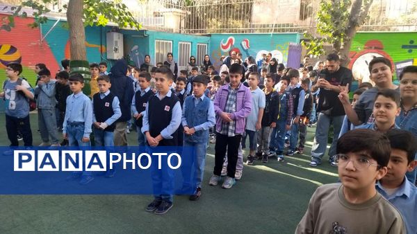 جشن آغاز سال تحصیلی در دبستان مبتکران ناحیه ۷ مشهد