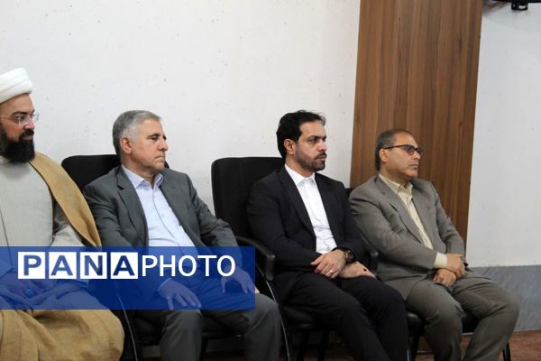 دیدار مدیران اجرایی مازندران با نماینده ولی‌ فقیه