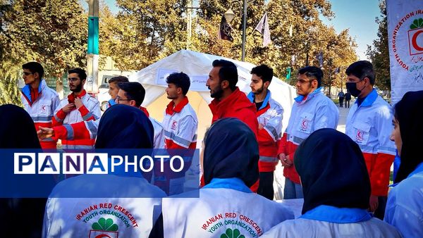 فریاد استکبارستیزی دانش‌آموزان نظرآبادی در روز ۱۳ آبان