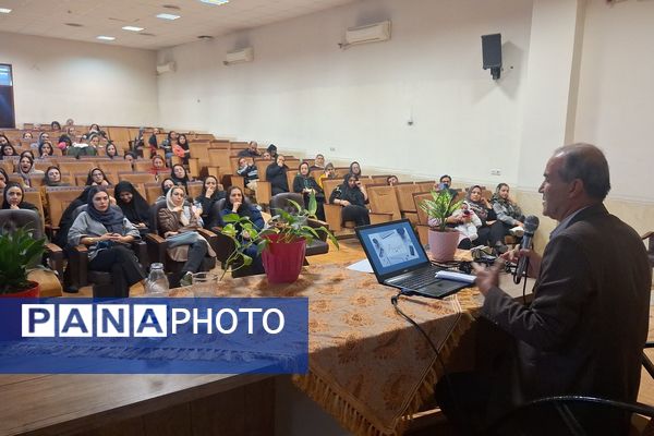 کارگاه آموزشی پیشگیری از آسیب‌های اجتماعی در آموزشگاه معارف۶ ناحیه ۳