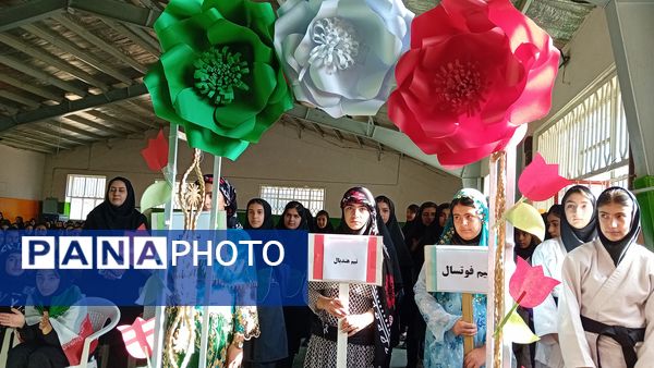 آغاز المپیاد ورزشی در دبیرستان شهید سلیمانی با مشعل امید و نمایش استعدادها