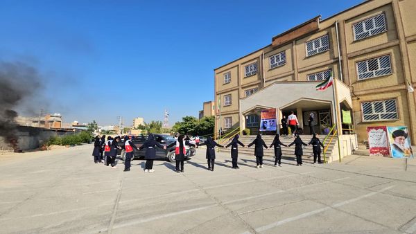 مانور سراسری زلزله در دبیرستان دخترانه نیایش گچساران 
