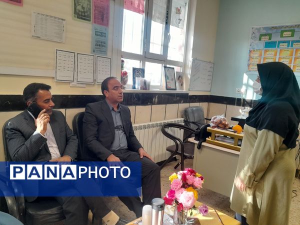 بازدید مسئولین اداره آموزش و پرورش از دبیرستان مادرمهربان خلیل آباد