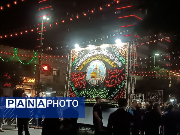 حال و هوای یکی از خیابان های مشهد در شب شهادت امام رضا (ع) 