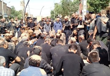 عاشقان اهل بیت در حسینیه‌ی چهارمحال‌وبختیاری