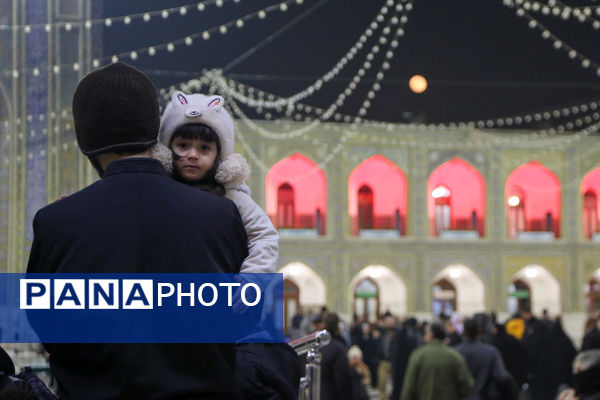 حال و هوای حرم مطهر رضوی در شب وفات حضرت زینب سلام الله علیها