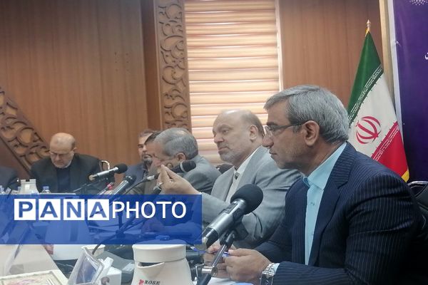 نشست مشترک اعضای کمیسیون آموزش و تحقیقات مجلس، مدیران آموزش و پررش استان خراسان رضوی و وزیر آموزش وپرورش در مشهد