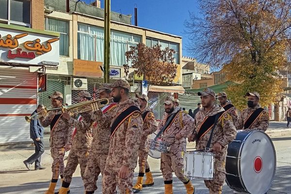 تشییع پیکرشهداى گمنام در شهرکرد 