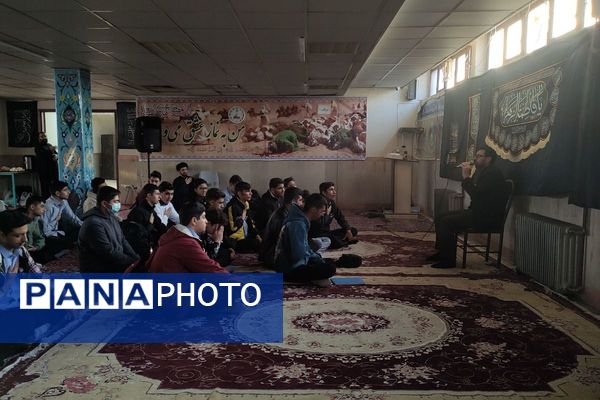 در اغنای دل‌ها هنرستان موفقیان اسلامشهر میزبان آیین فاطمیه و سفره احسان بانوی نور بود