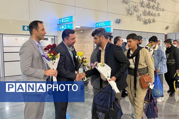 مراسم استقبال از نخستین کاروان عمره‌گزاران دانش‌آموزی با حضور مدیرکل آموزش و پرورش شهرستان‌های استان تهران