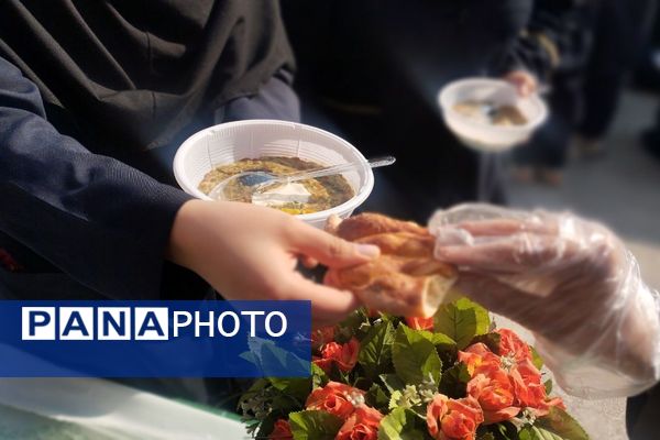 آیین فاطمیه با پخت آش نذری و مراسم عزاداری در دبیرستان شاهد صدیقه طاهره(س) اسلامشهر