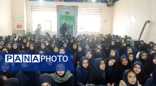  تقدیر از فعالین حجاب و عفاف در دبیرستان شاهد تکتم