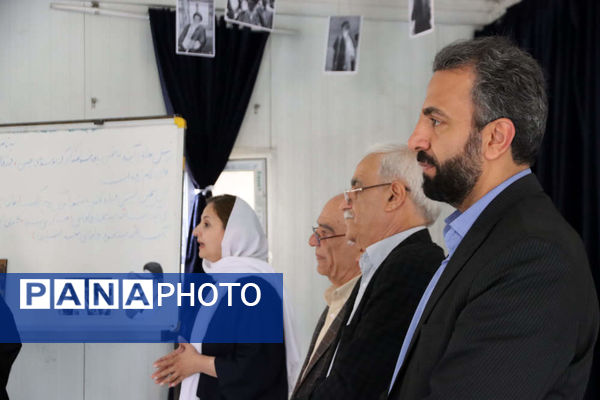 دانش آموزان اسلامشهری هنرستان شهدای واوان میزبان مراسم افتتاحیه نمایشگاه پوستر "پدر طالقانی"