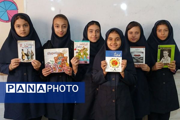 هفته کتاب و کتابخوانی در مدرسه مریم بهارستان دو