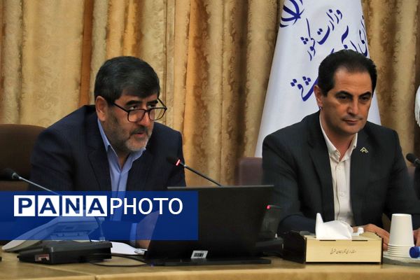 آیین رونمایی از پوستر گرامیداشت روز ملی صنعت و معدن