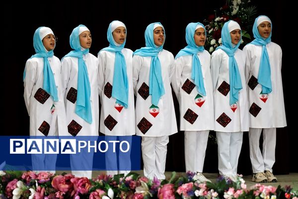 آیین گرامیداشت هفته پیوند اولیا و مربیان در آذربایجان‌غربی