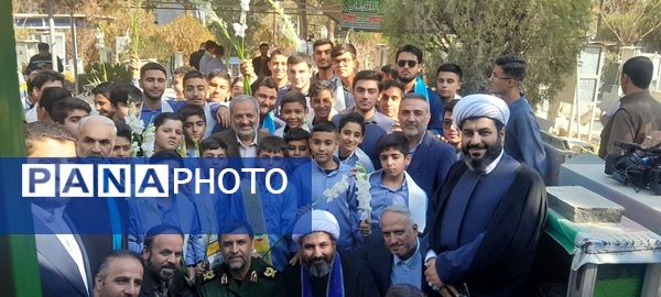 برگزاری مراسم سالروز شهادت شهید حسین فهمیده و آغاز هفته نوجوان و بسیج دانشآموزی در گلزار شهدای تهران