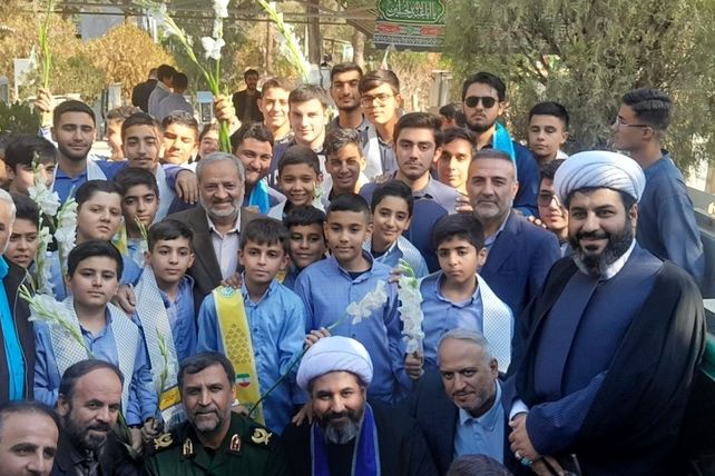 برگزاری مراسم سالروز شهادت شهید حسین فهمیده و آغاز هفته نوجوان و بسیج دانش‌آموزی در گلزار شهدای تهران 