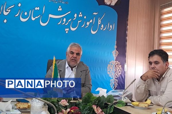 دیدار جمعی از دانش‌آموز خبرنگاران زنجانی با مدیرکل آموزش و پرورش استان