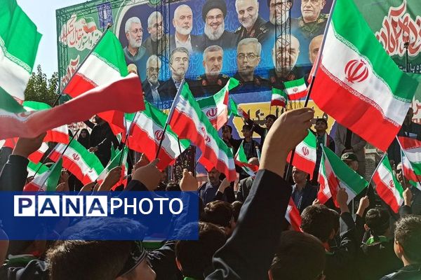 خروش هزاران دانش آموز ورامینی در ۱۳ آبان