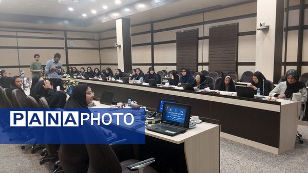 کارگروه دختران نواجوان و جوان مشهد با مشاور معاون رئیس جمهور در امور زنان وخانواده 