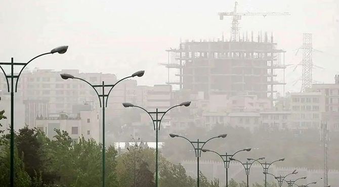 تداوم وزش‌ باد و خیزش گرد و خاک در تهران