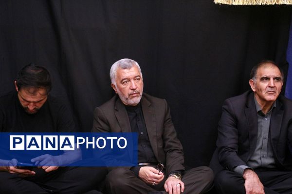 عزاداری دانش‌آموزان مشهدی در حسینیه فرهنگیان مشهد