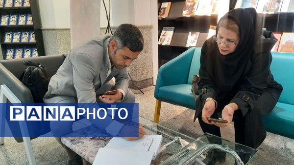 رونمایی از کتاب ریاضیات پیشرفته در کتابخانه مرکزی بجنورد 