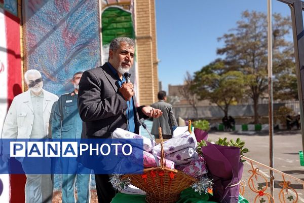 اجرای طرح نمادینِ افتتاحیه انجمن وزرشی در دبیرستان حضرت معصومه (س) شهرستان فیروزکوه
