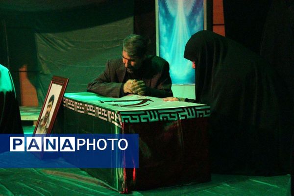 «روایت زمان»؛ هنرنمایی تئاتری در ستایش شهدا روی صحنه فرهنگسرای رازی ورامین