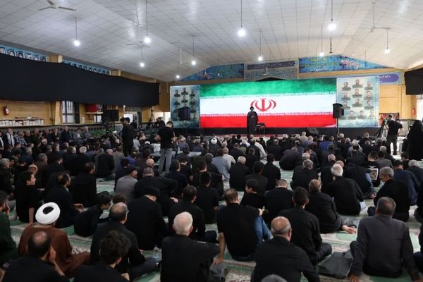 این پرچم بر زمین نخواهد افتاد