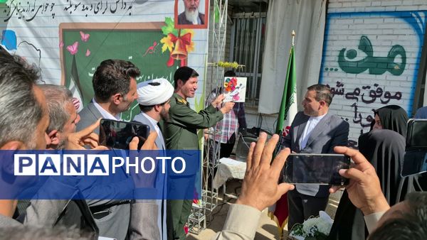 زنگ آغاز سال تحصیلی در سروستان نواخته شد