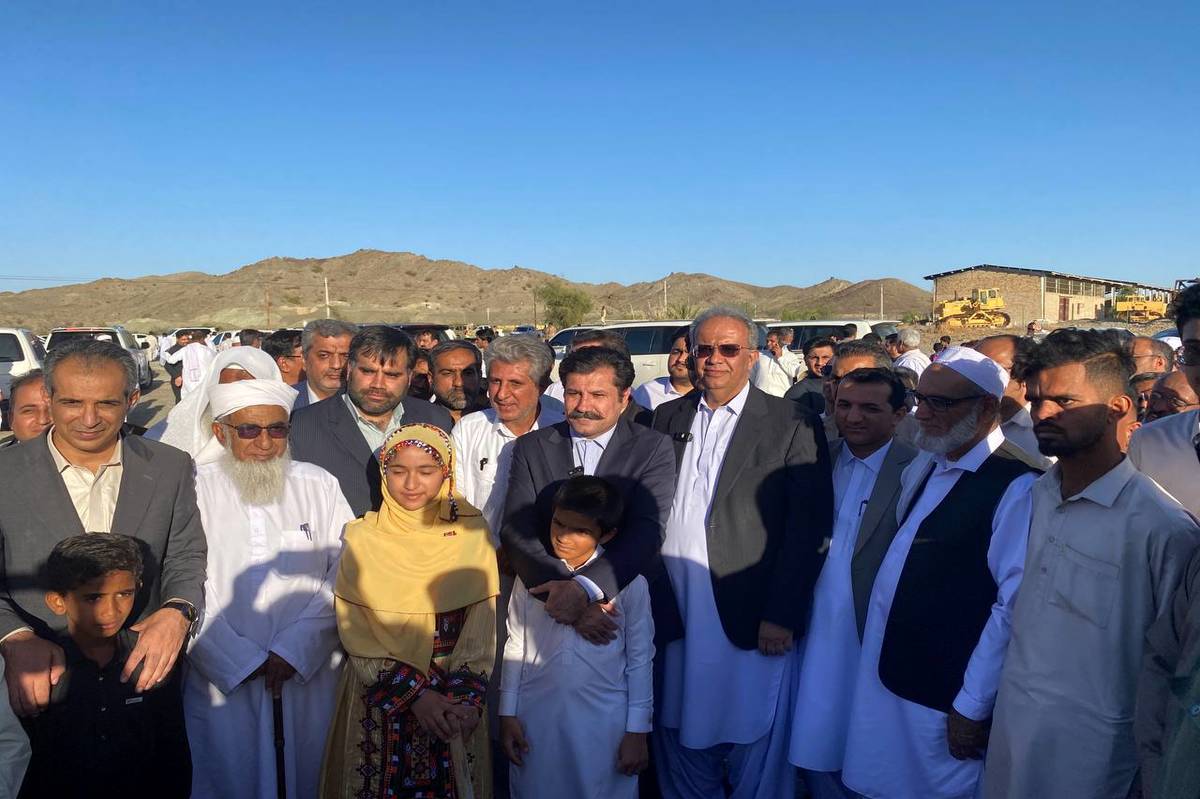 آغاز عملیات ساخت ۱۳۰۰ کلاس درس در سیستان و بلوچستان