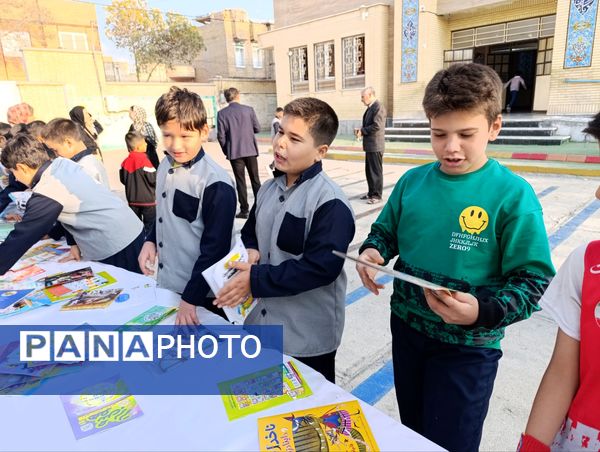 برگزاری نمایشگاه کتاب در دبستان معلم دو آشخانه 