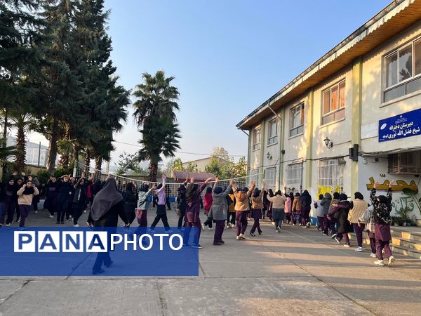 صبحگاه تشکیلاتی در مدرسه شبخ فضل الله نوری کومله