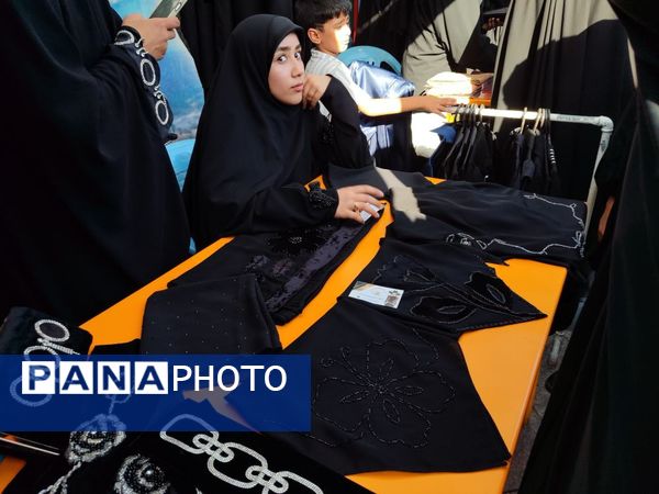 راهپیمایی خانوادگی گرامیداشت روز عفاف و حجاب در میدان شهدا مشهد 