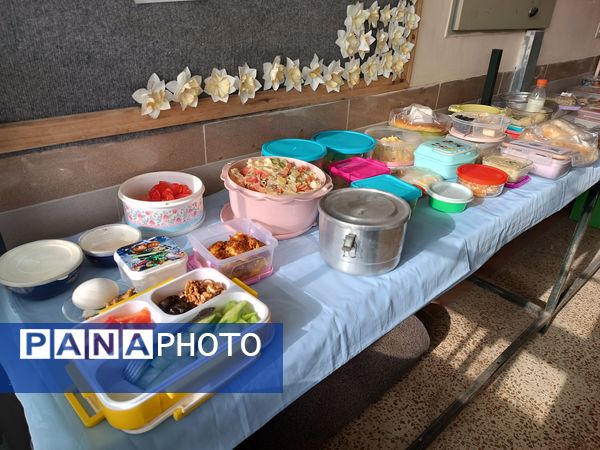 جشنواره غذا در دبیرستان دخترانه نور اردبیل 