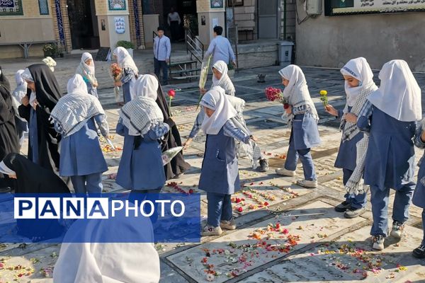 تجدید پیمان فرهنگیان ورامینی با آرمان‌های شهدا در هفته بسیج