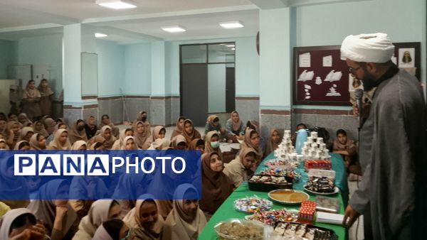 ایستگاه صلواتی دبیرستان حضرت آسیه(س) در ایام فاطمیه