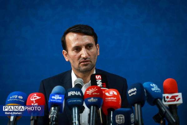 فرهادی: هیچ بدهی جدیدی در آموزش و پرورش ایجاد نشده است