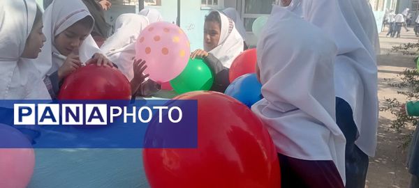 برگزاری ایستگاه نقاش شو و ایستگاه آرزوها در دبستان شهید عامل هوشمند زارچ