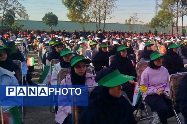 نواختن زنگ استکبارستیزی در دبیرستان ریحانه النبی باقرشهر 