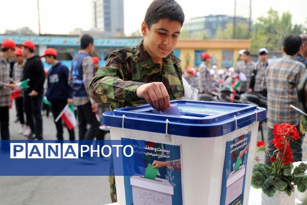 آیین نمادین کشوری بیست و هفتمین انتخابات شورای دانش‌‌آموزی