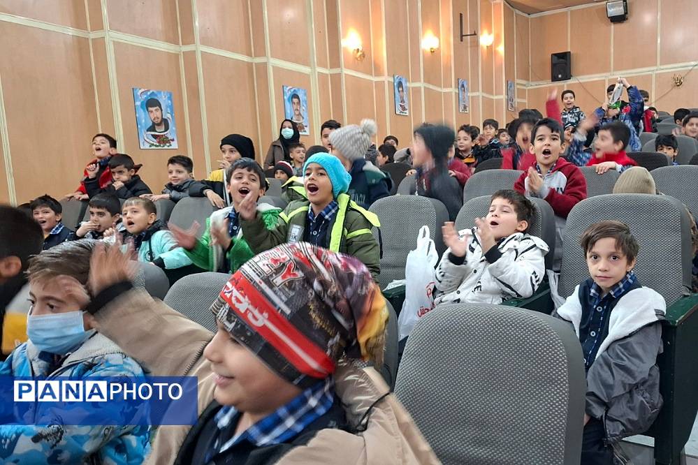 حضور پرشور دانش‌آموزان دبستان هیأت امنایی شهید قلنبر در اردوی کانون ری