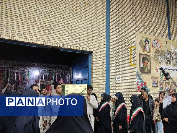 عطر حضور شهید گمنام در حاجی‌‌آباد پیچید 