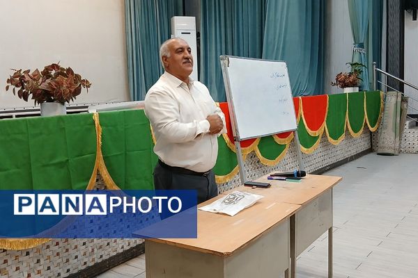  کارگاه آموزشی نحوه تعامل با دانش‌آموزان و بازی‌های گروهی در باقرشهر 