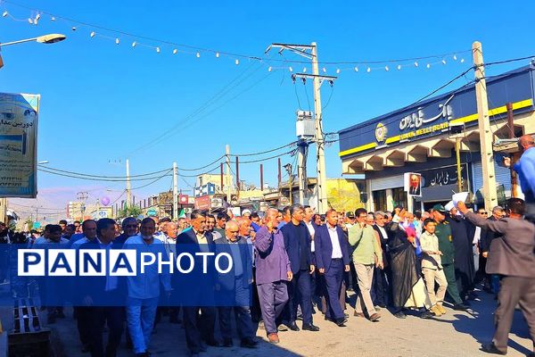 حضور پرشور دانش‌آموزان و فرهنگیان در راهپیمایی روز دانش‌ آموز در باشت 